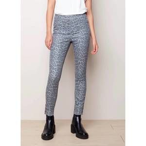 NEW CHARLIE B stretch twill pant in charcoal